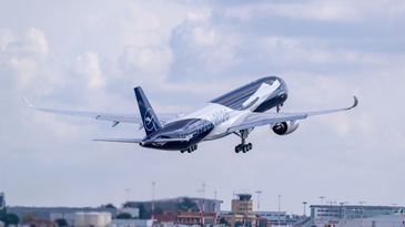 Lh Airbus A350 Take off 1.jpg