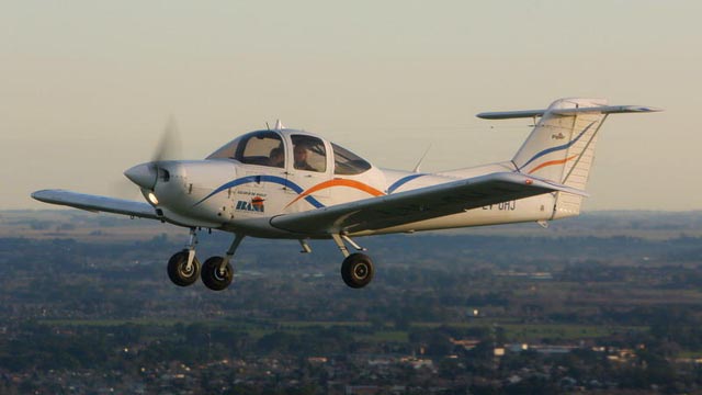Piper PA-38 Tomahawk